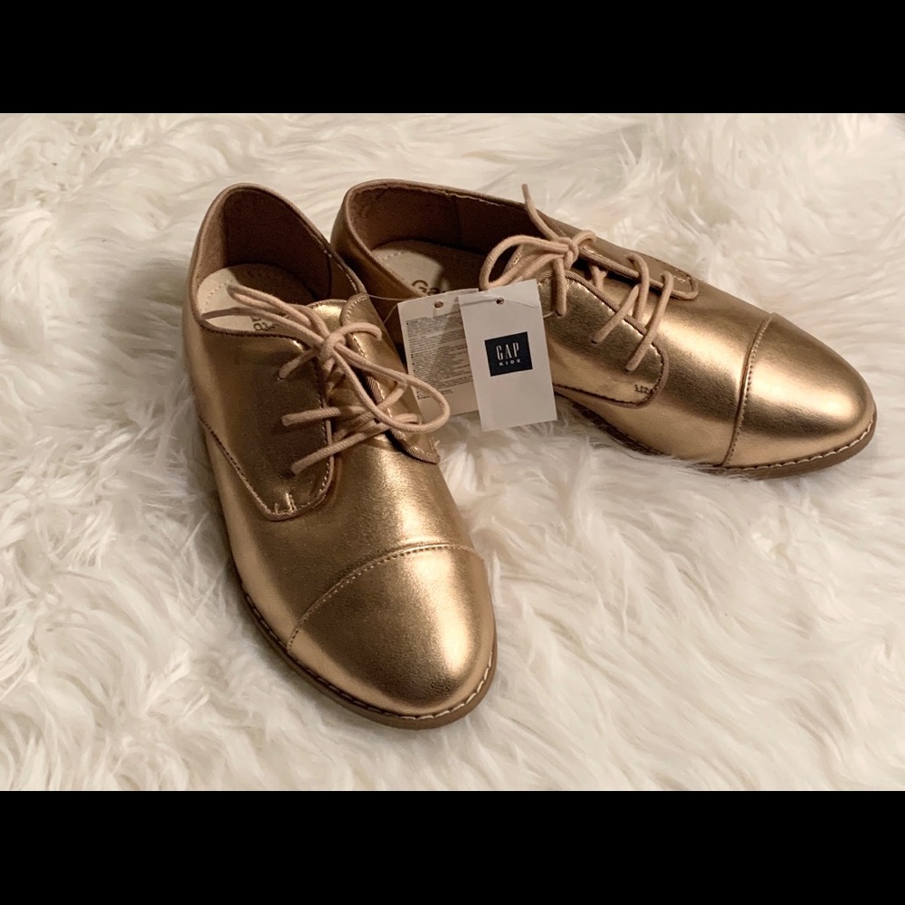 Gap Kids Size 3 Metallic Gold Shoes